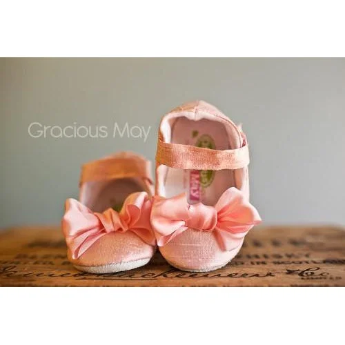 chic wrap dressGracious May Silk Bow Shoe in Pink