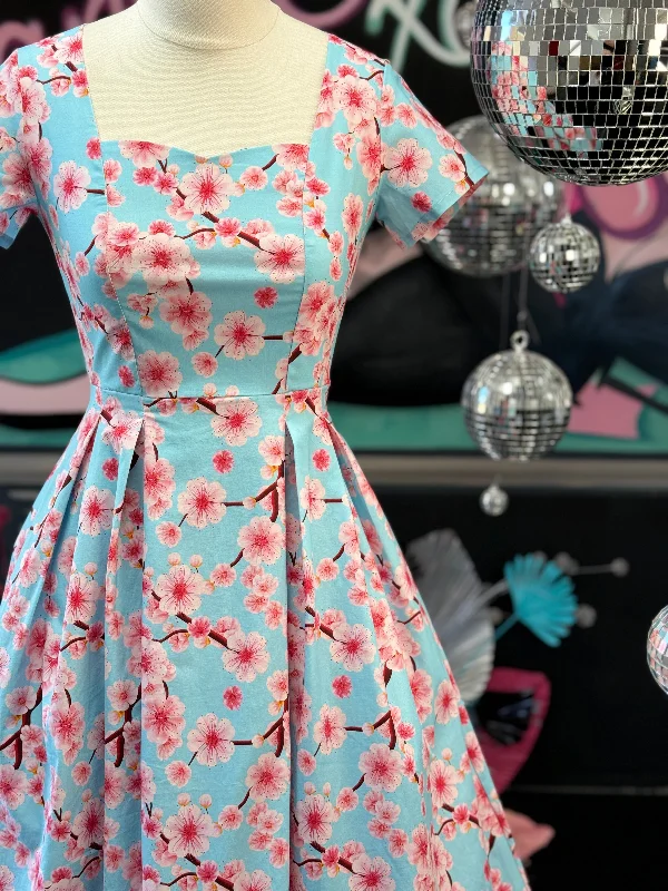 ashionable dressPixie Sweetheart Dress in Cherry Blossom Print