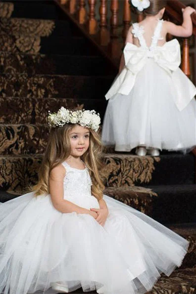 sophisticated dressPrincess Ball Gown White Tulle Flower Girl Dress with Bow Knot