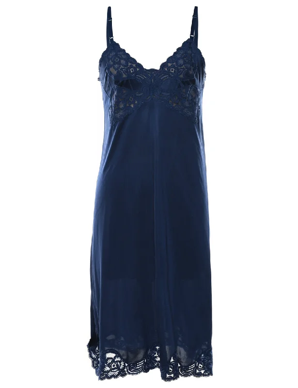 sleek and warm coatNavy Lace Slip - S