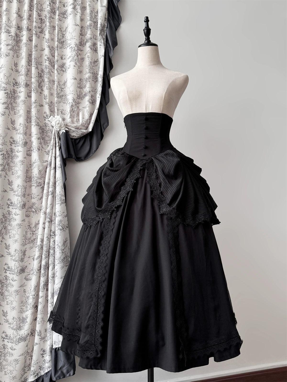 sleeveless dressMuppet Mind Ben~Dreaming~Gothic Lolita Skirt Fishbone Long Skirt Ruffled Hem