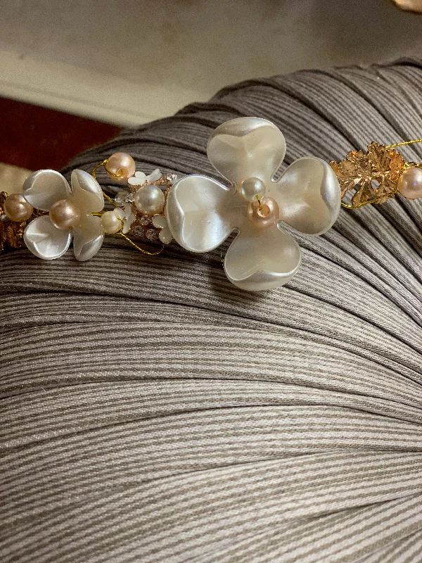 oversized dressWhite and Gold Pearl Flower Headband