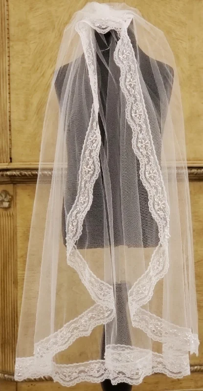 long sleeve dressEmbellished Chantilly Lace Veil