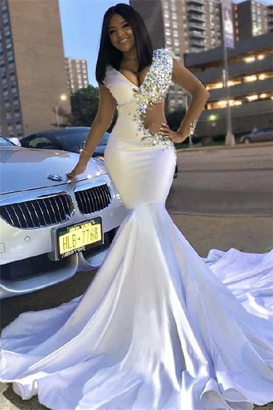 Deal Mania Chic V-Neck Lace Rhinestones Sweep Train Mermaid Prom Dresses